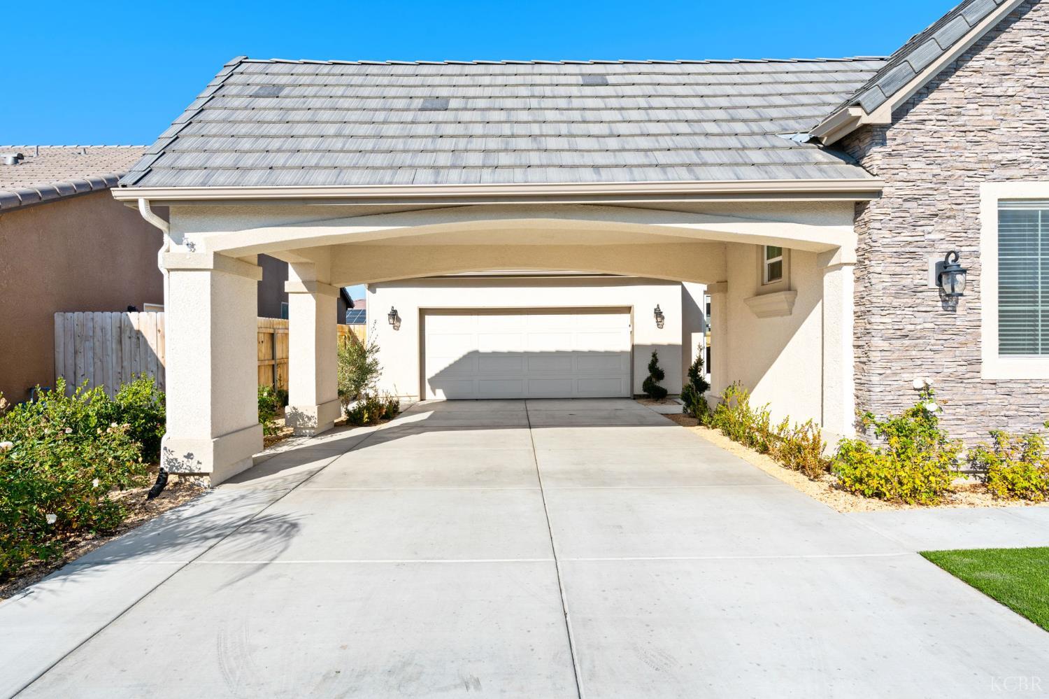 2124 Cortner St, Hanford, CA 93230