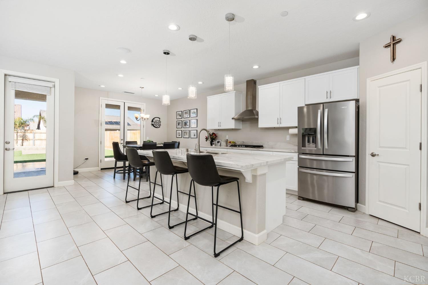 2124 Cortner St, Hanford, CA 93230