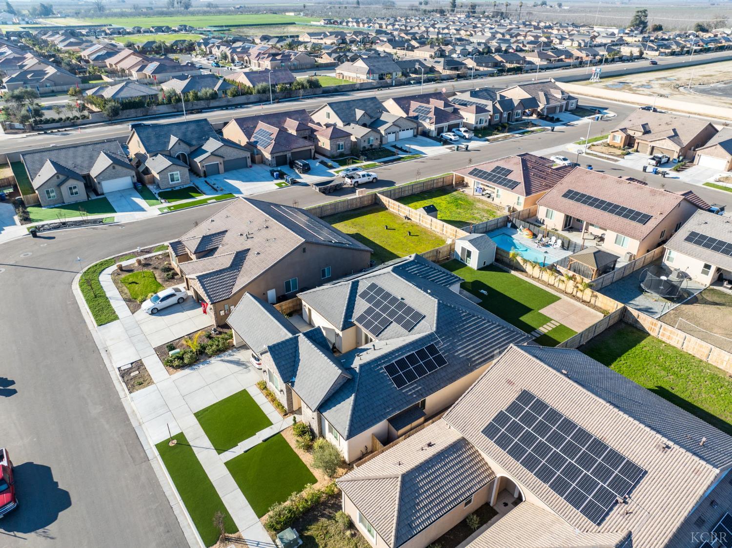 2124 Cortner St, Hanford, CA 93230