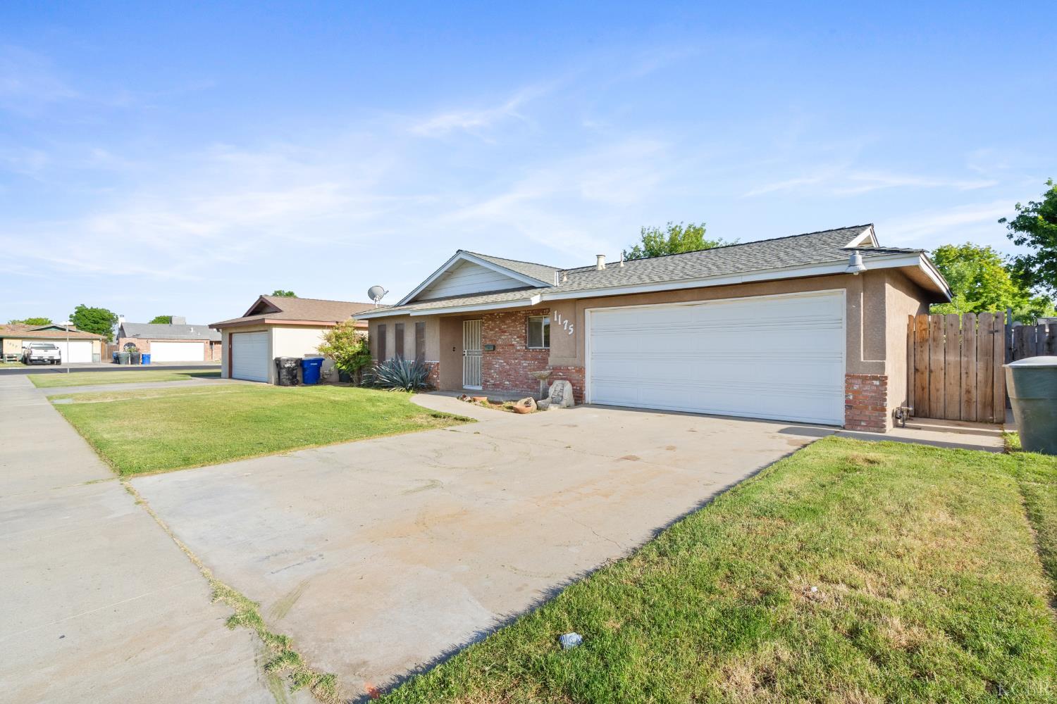 1175 Levich Cir, Hanford, CA 93230