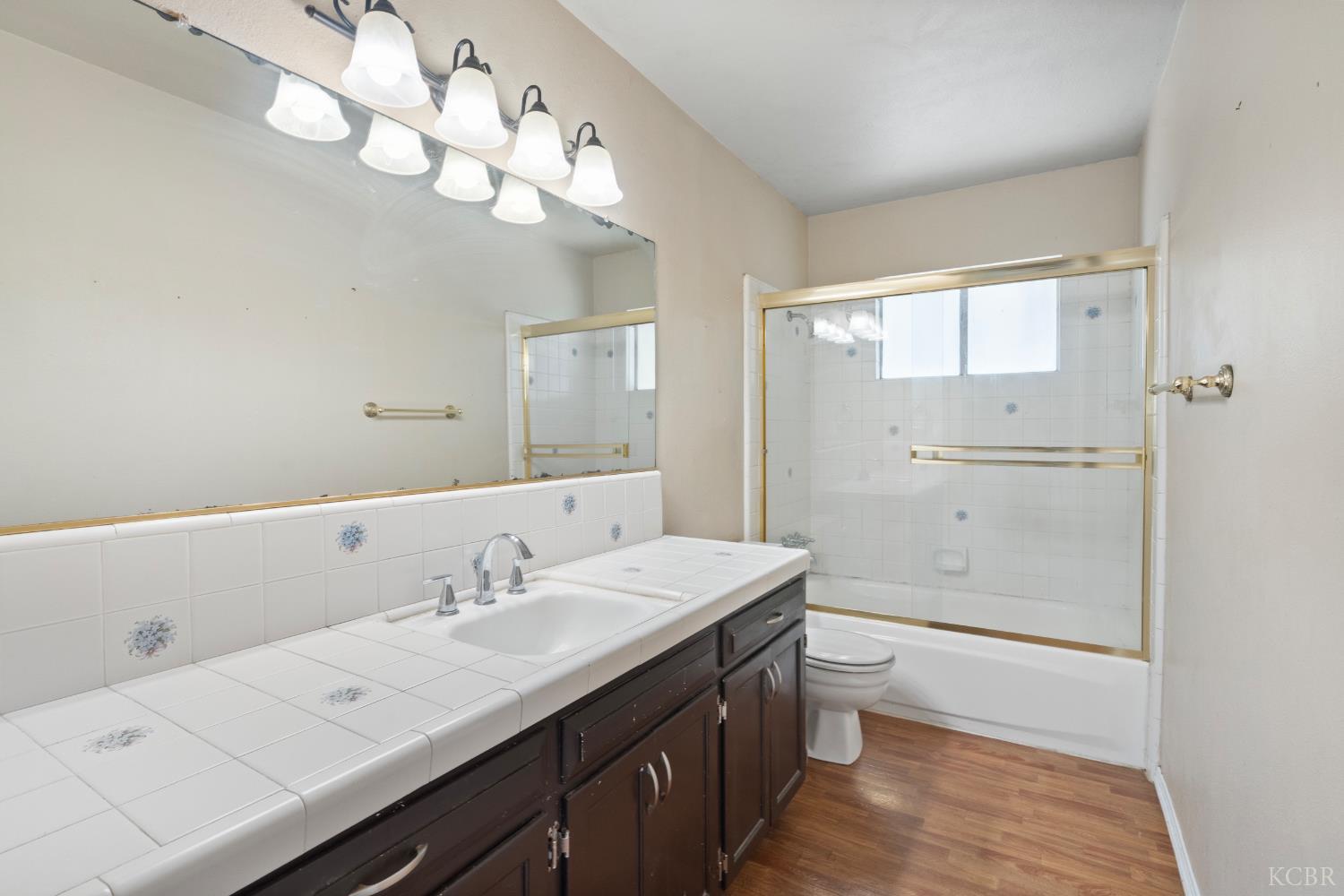 1175 Levich Cir, Hanford, CA 93230