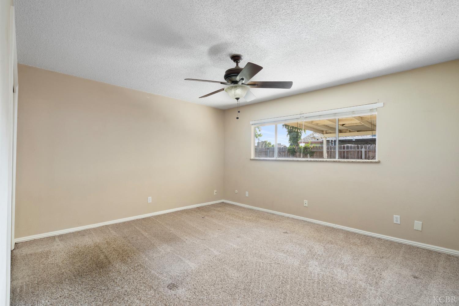 1175 Levich Cir, Hanford, CA 93230