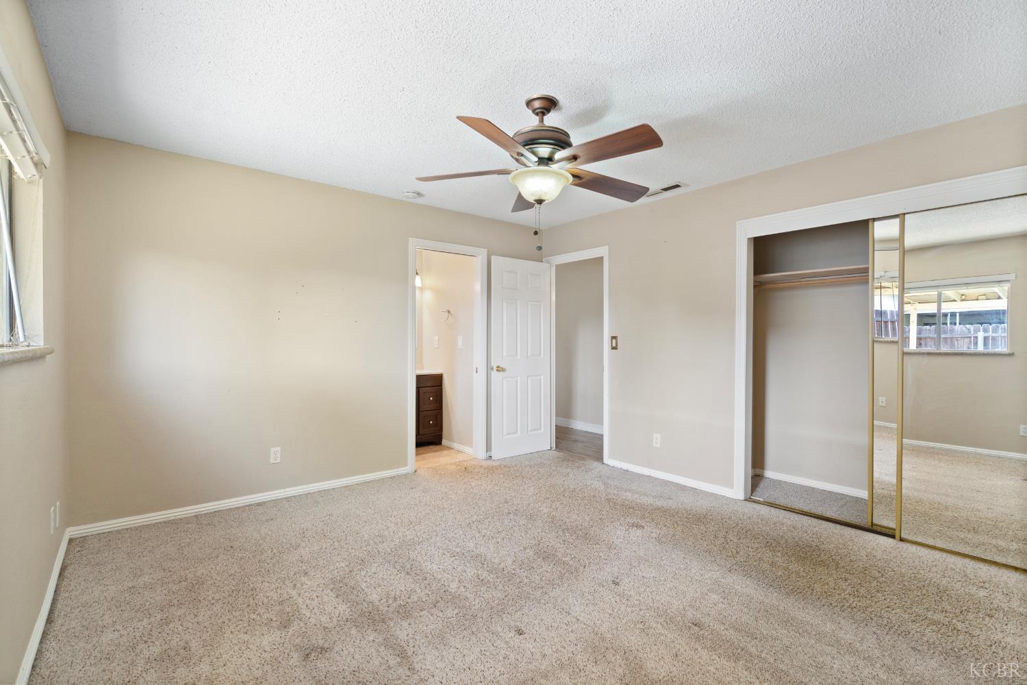 1175 Levich Cir, Hanford, CA 93230