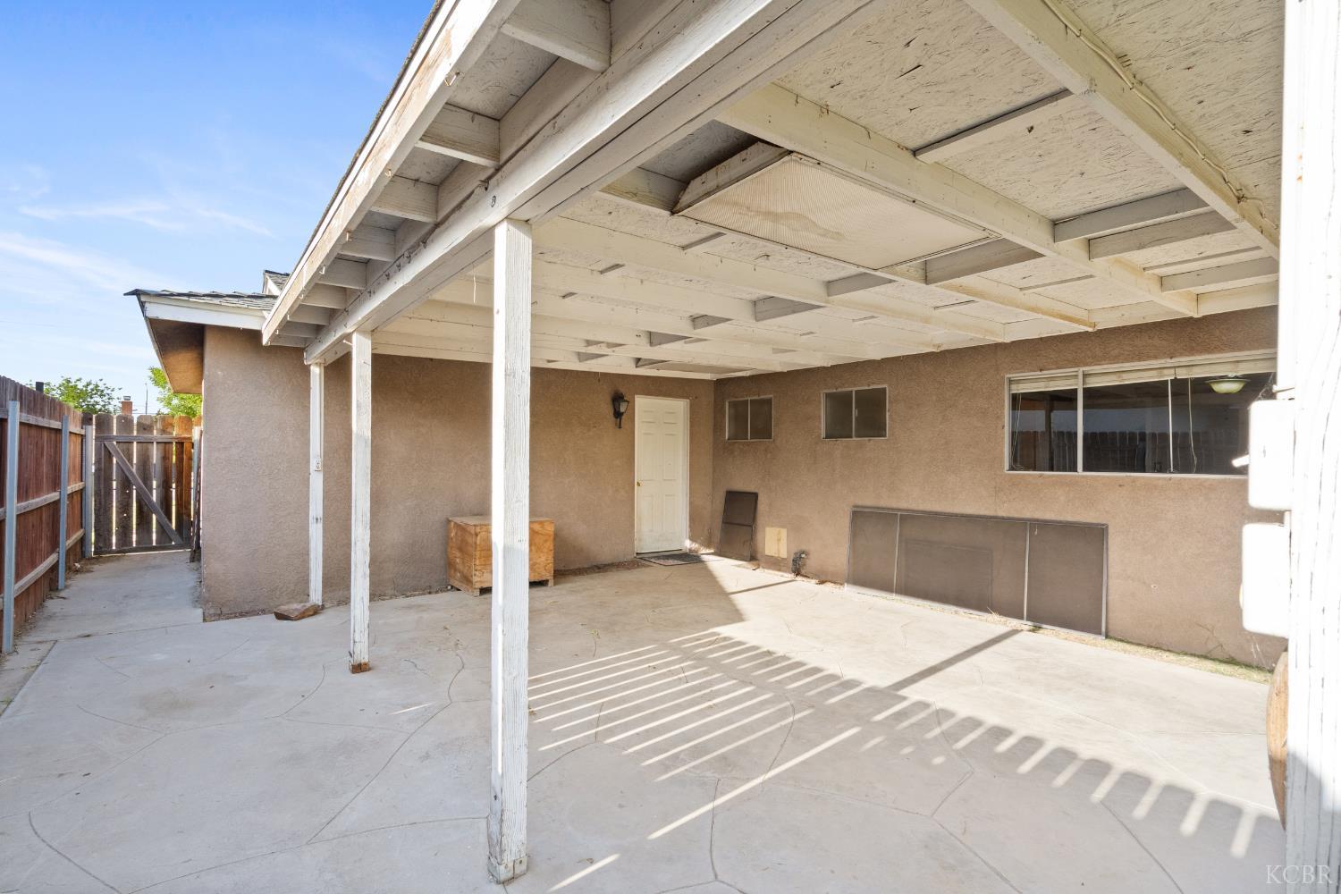 1175 Levich Cir, Hanford, CA 93230