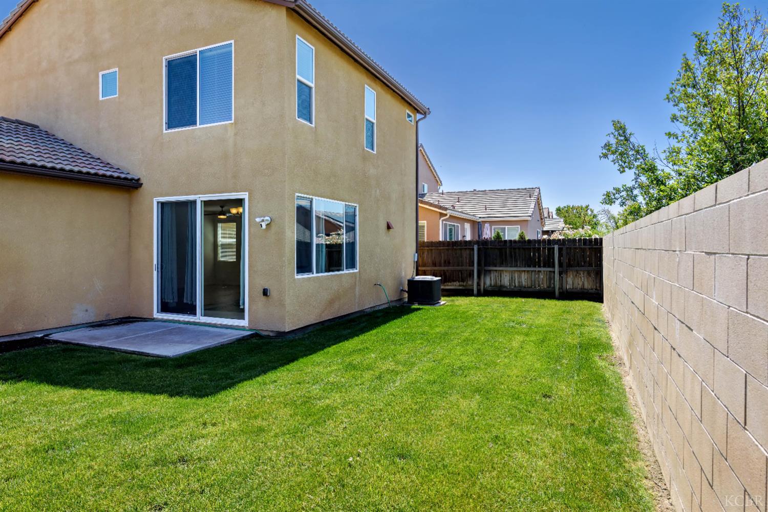 2444 Chardonnay Pl, Hanford, CA 93230