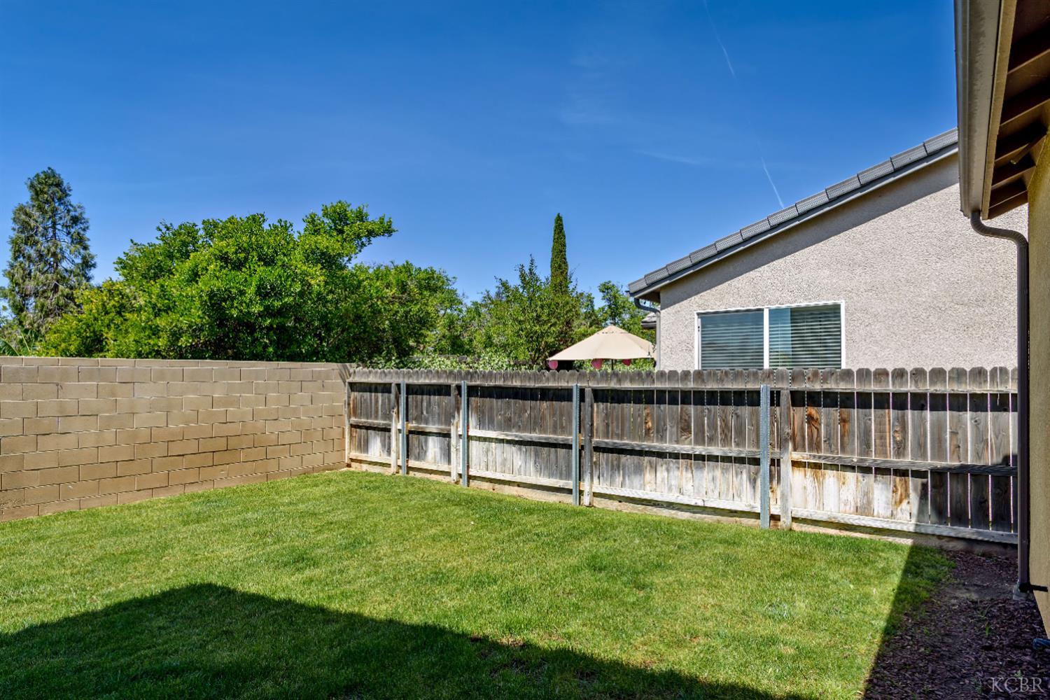 2444 Chardonnay Pl, Hanford, CA 93230