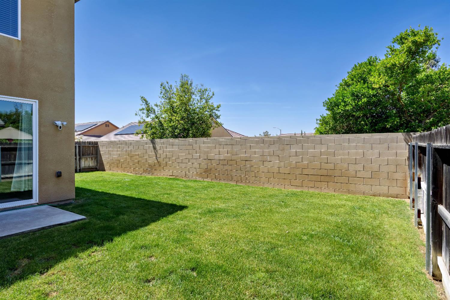 2444 Chardonnay Pl, Hanford, CA 93230