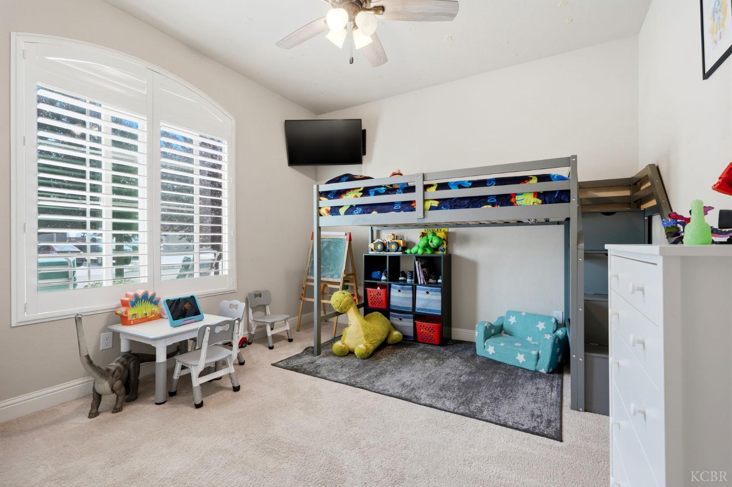 2106 W Bryman St, Hanford, CA 93230