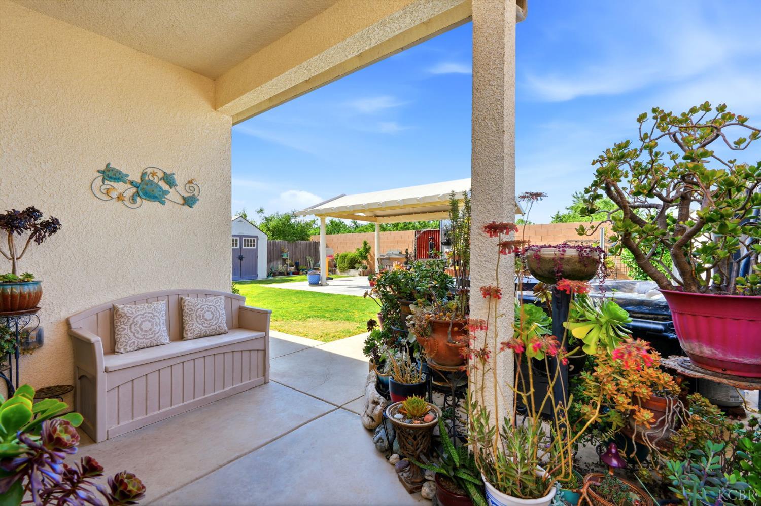 2106 W Bryman St, Hanford, CA 93230