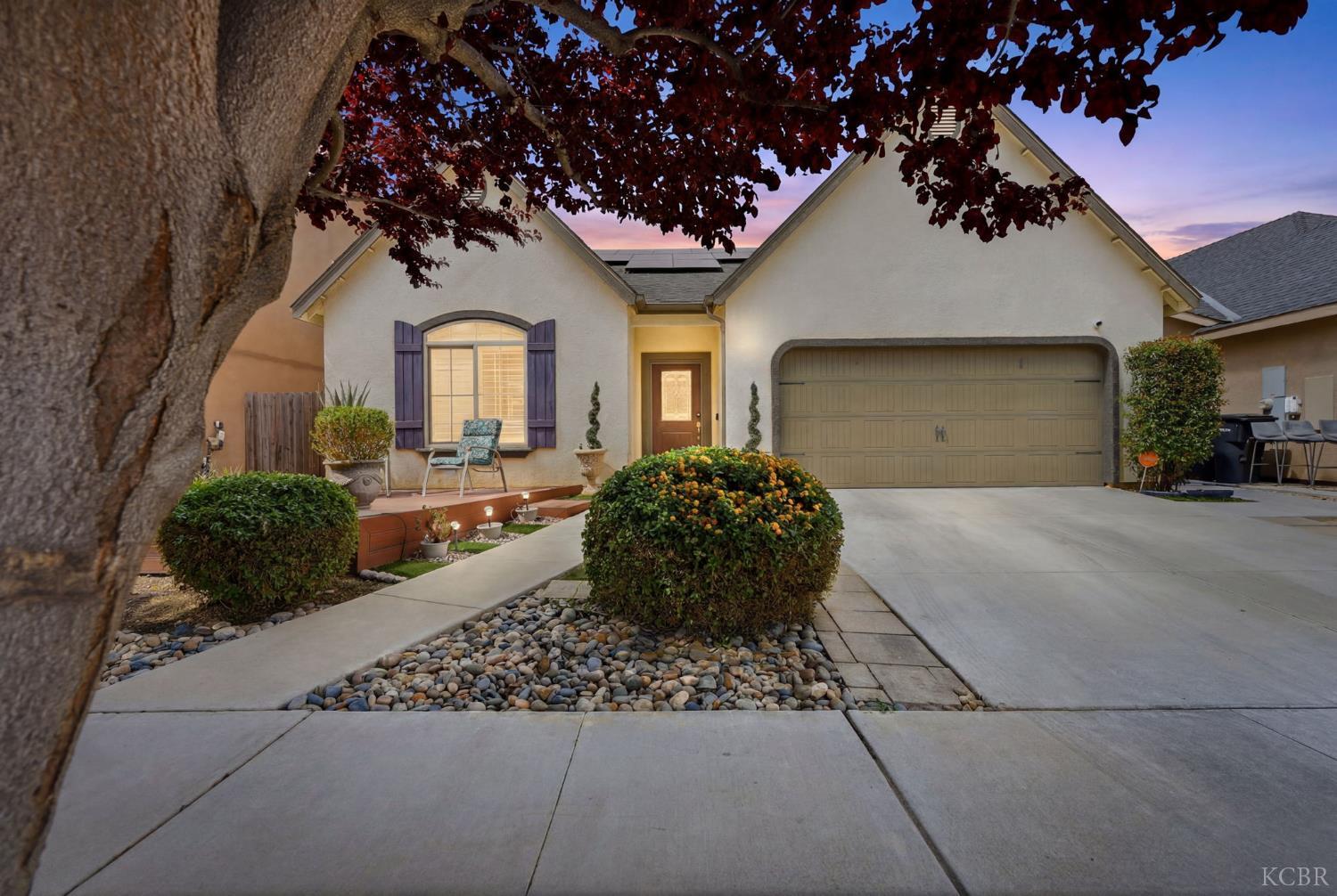 2106 W Bryman St, Hanford, CA 93230