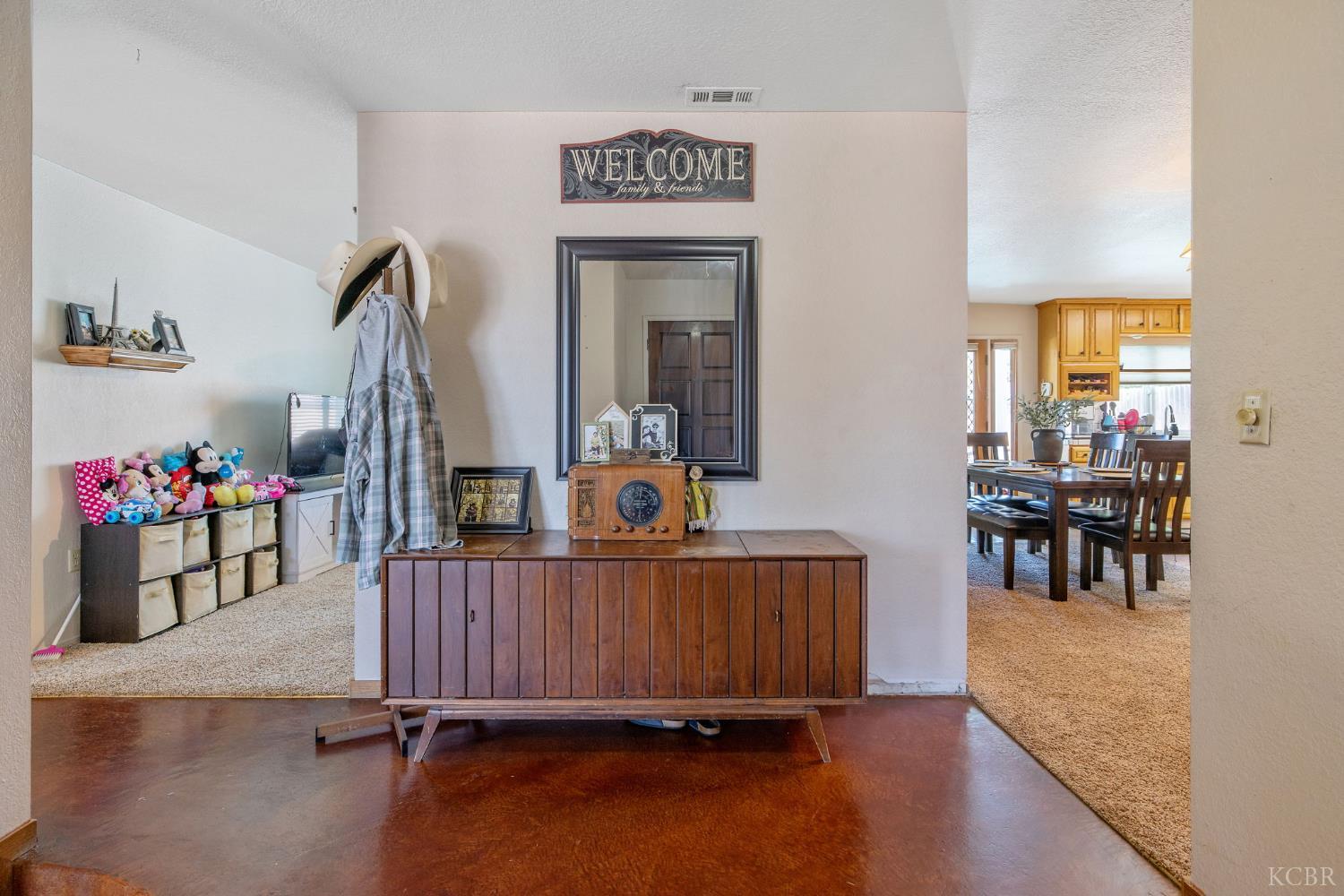 406 Cedar St, Hanford, CA 93230