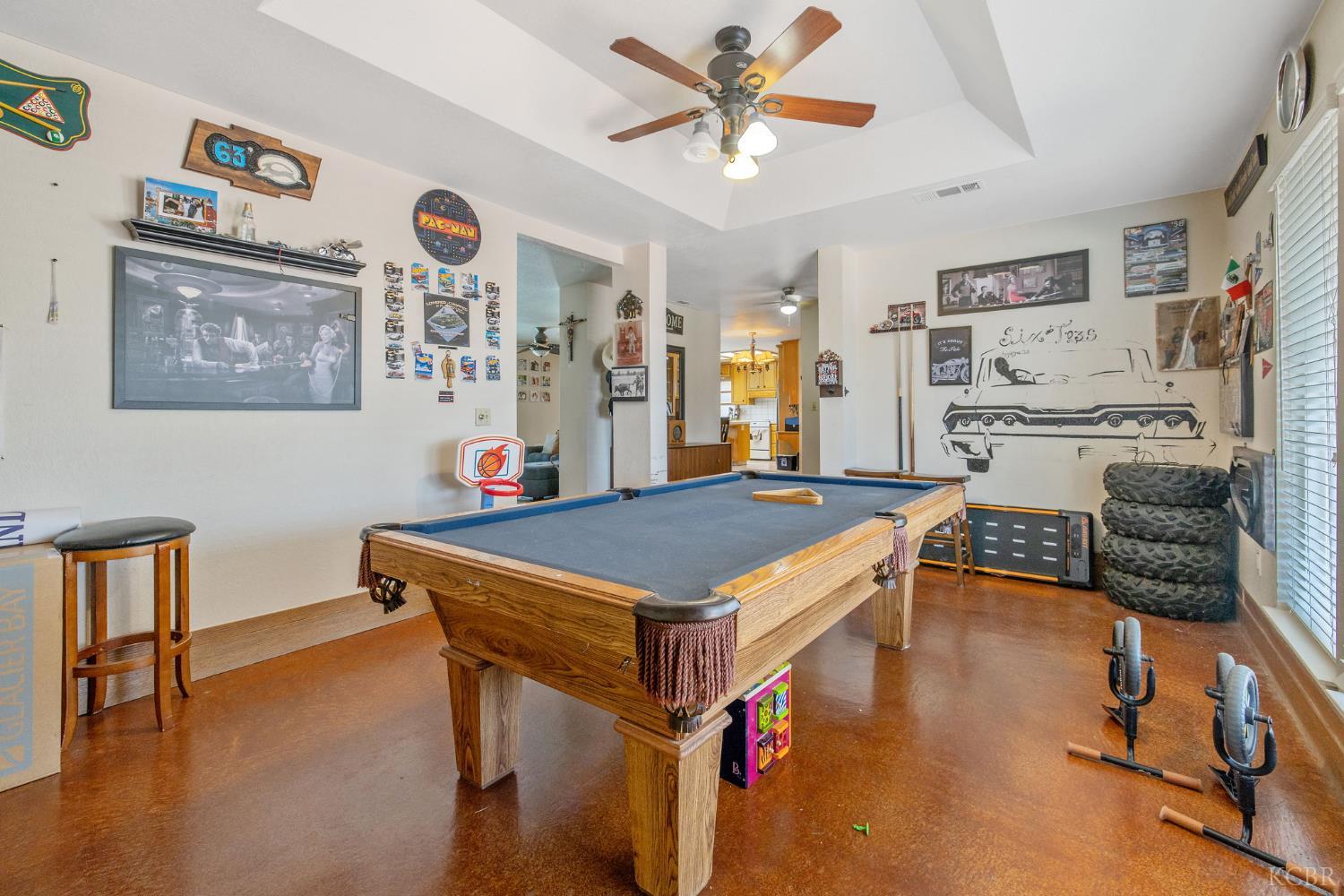 406 Cedar St, Hanford, CA 93230