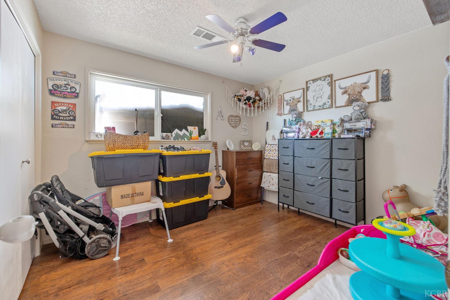 406 Cedar St, Hanford, CA 93230
