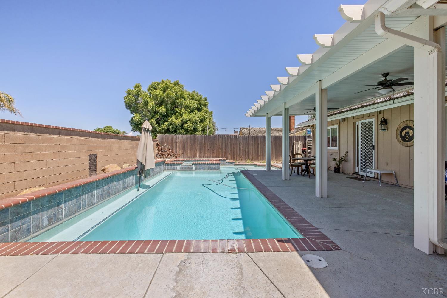 406 Cedar St, Hanford, CA 93230