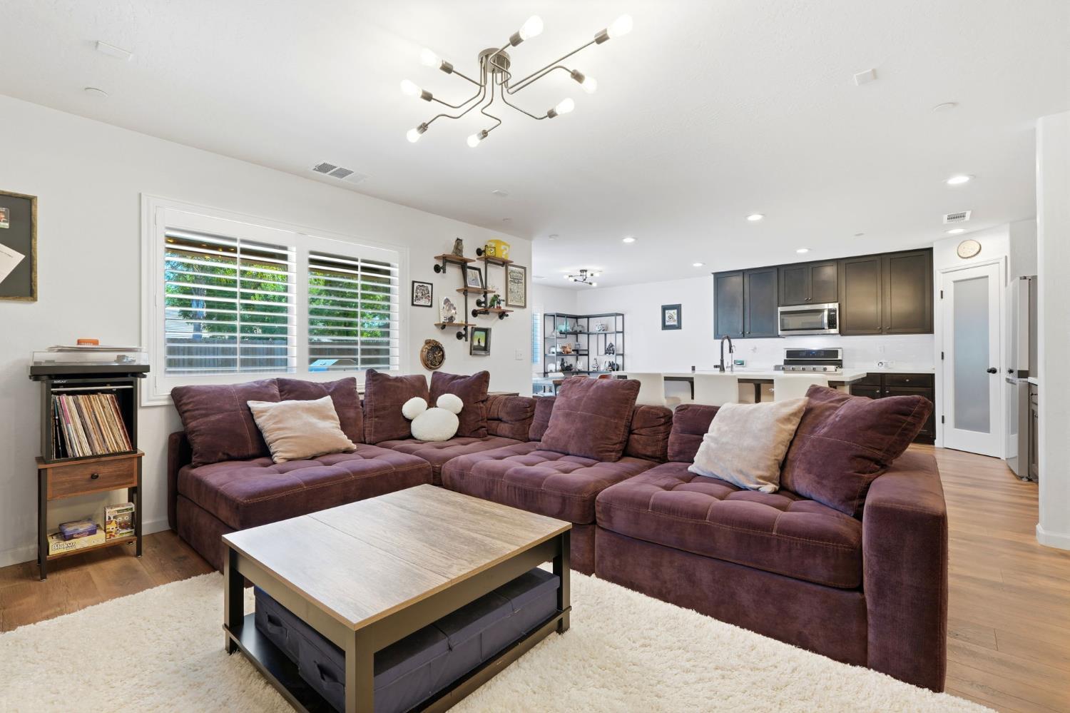 2045 W Chianti Way, Hanford, CA 93230