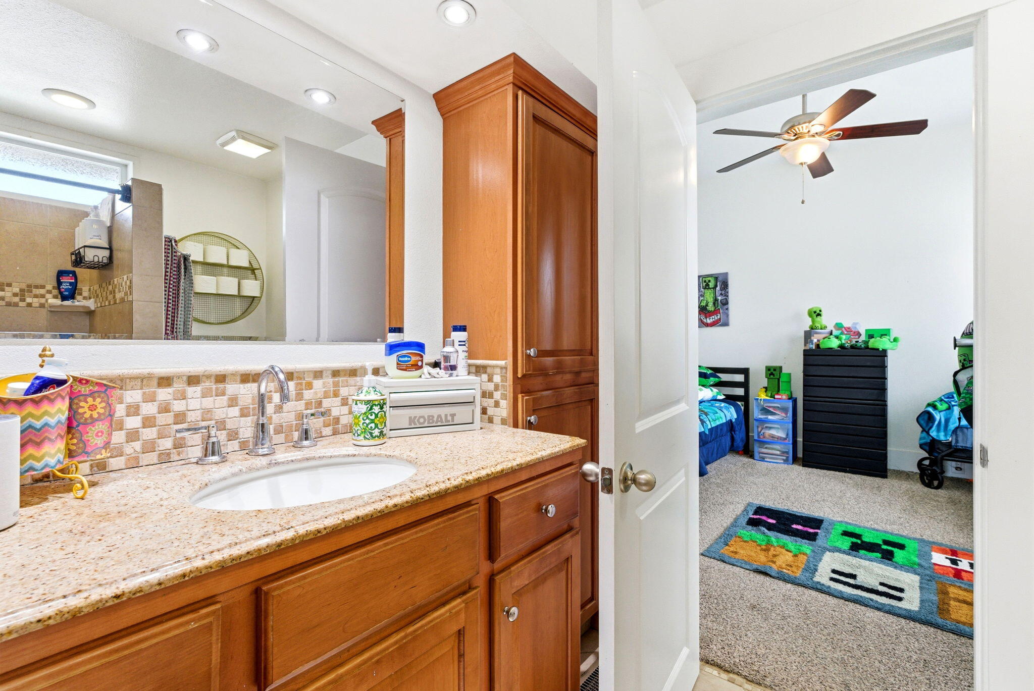 1250 N Harris St, Hanford, CA 93230