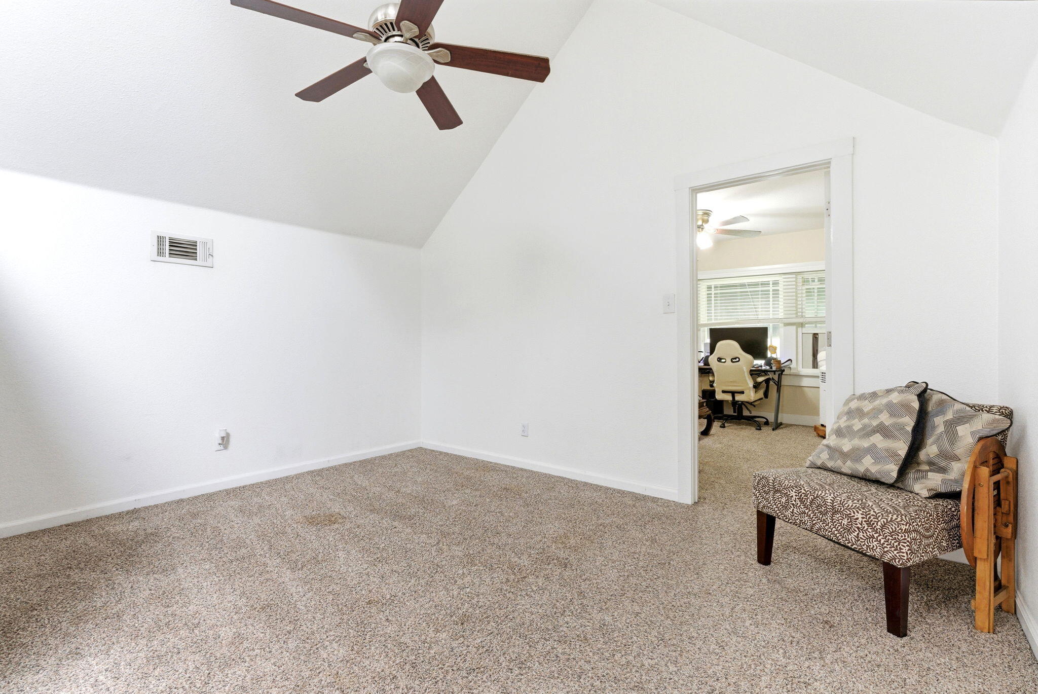 1250 N Harris St, Hanford, CA 93230