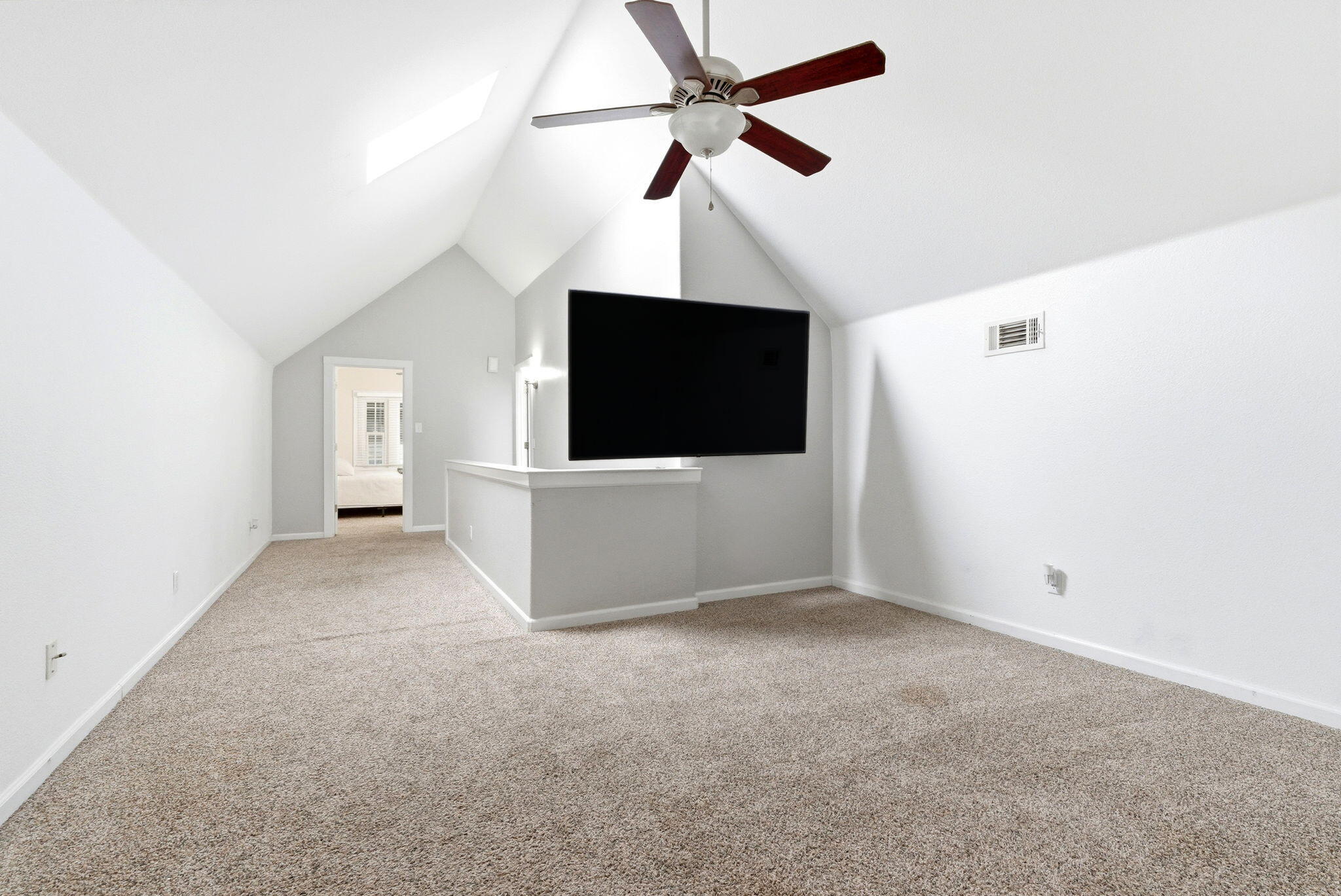 1250 N Harris St, Hanford, CA 93230