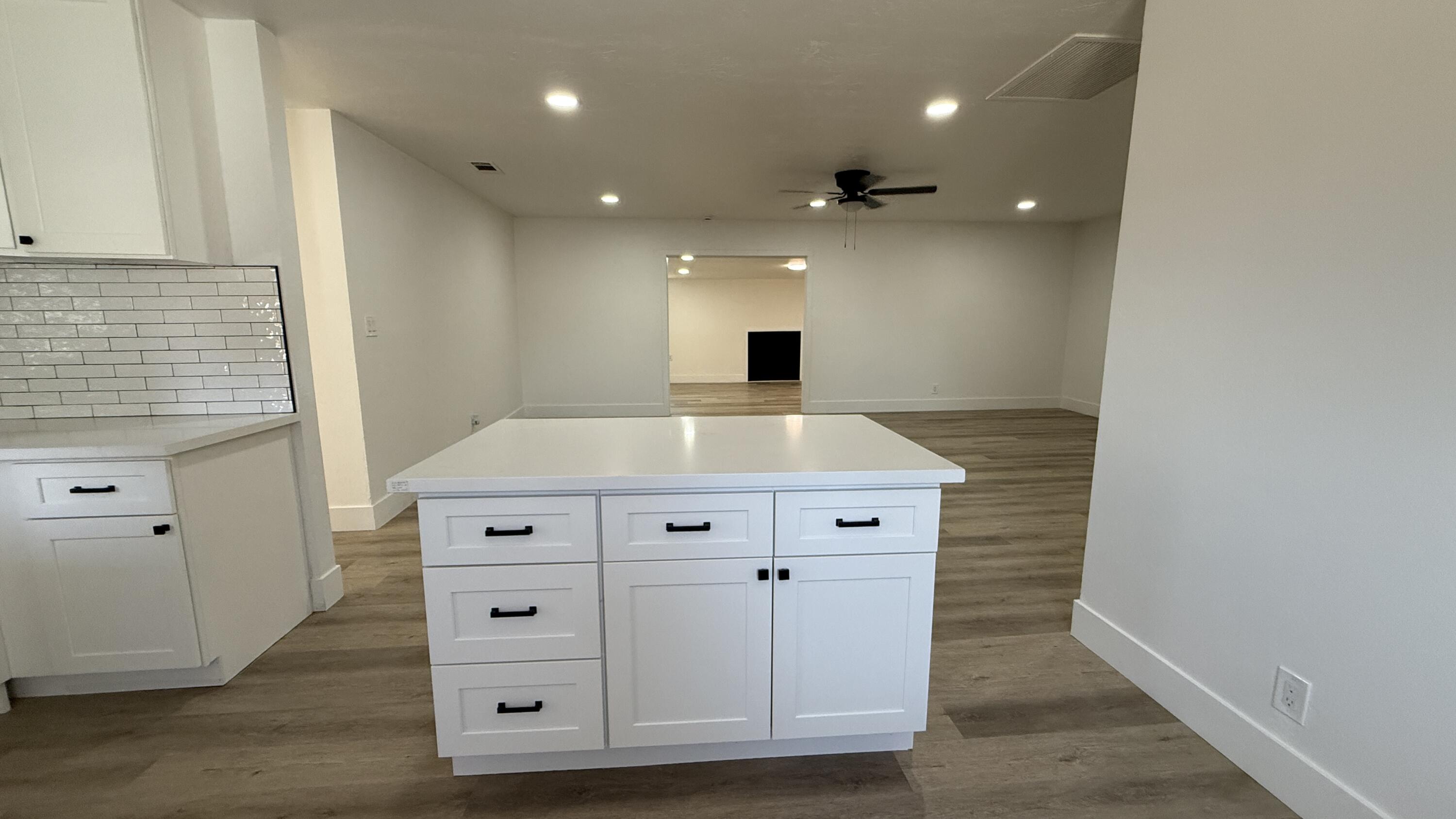 10811 Abby Ln, Hanford, CA 93230