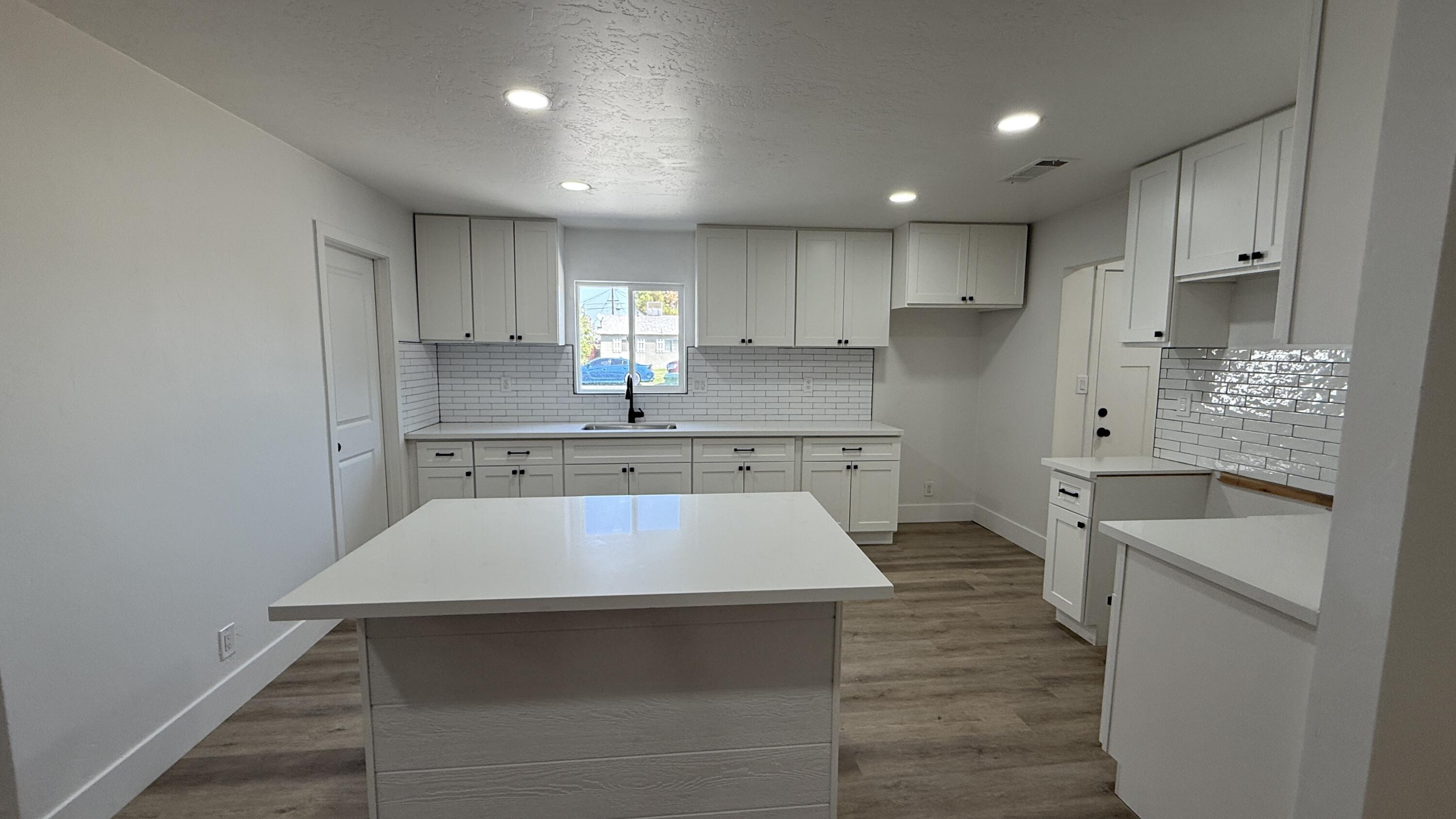 10811 Abby Ln, Hanford, CA 93230