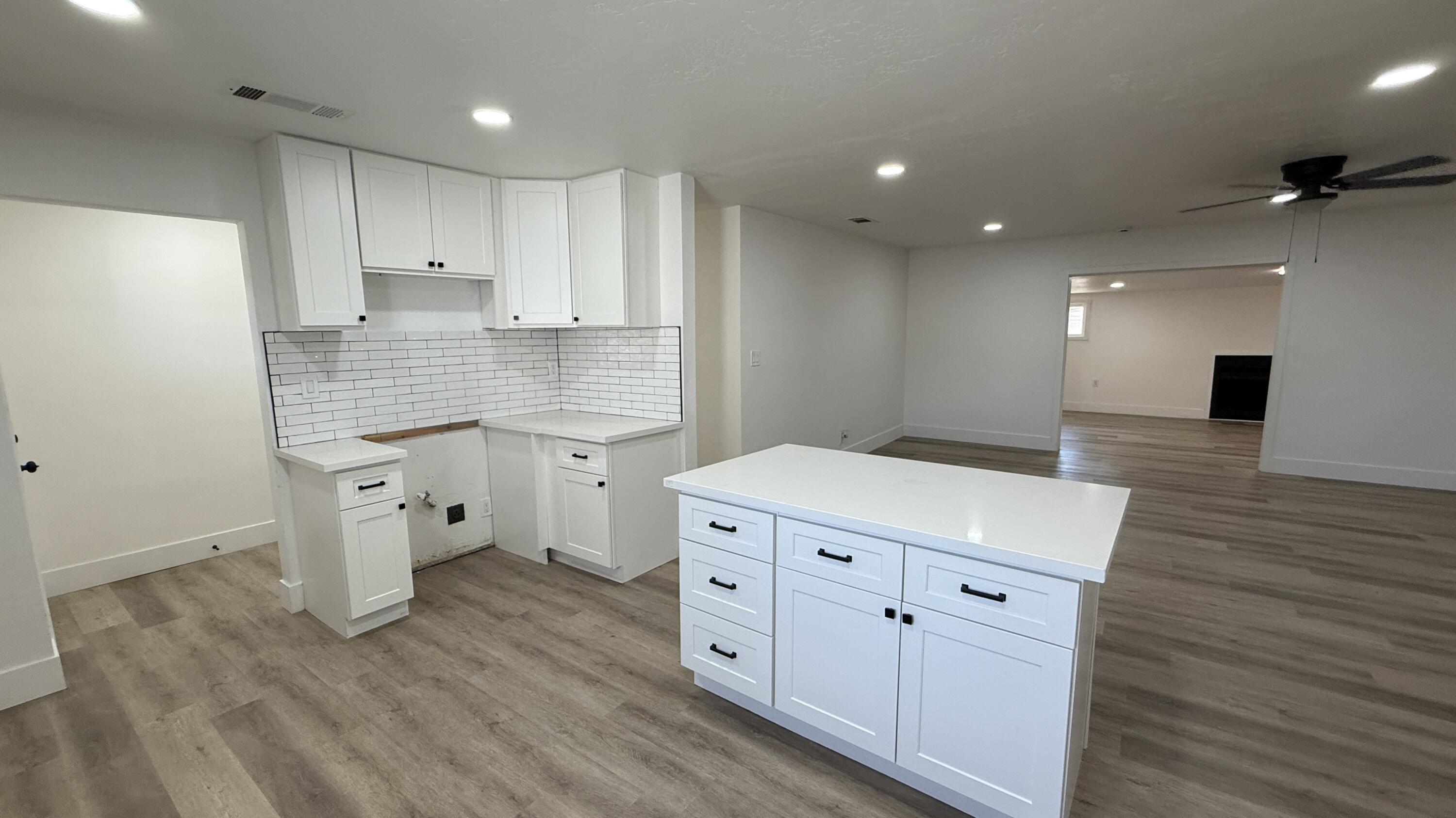 10811 Abby Ln, Hanford, CA 93230