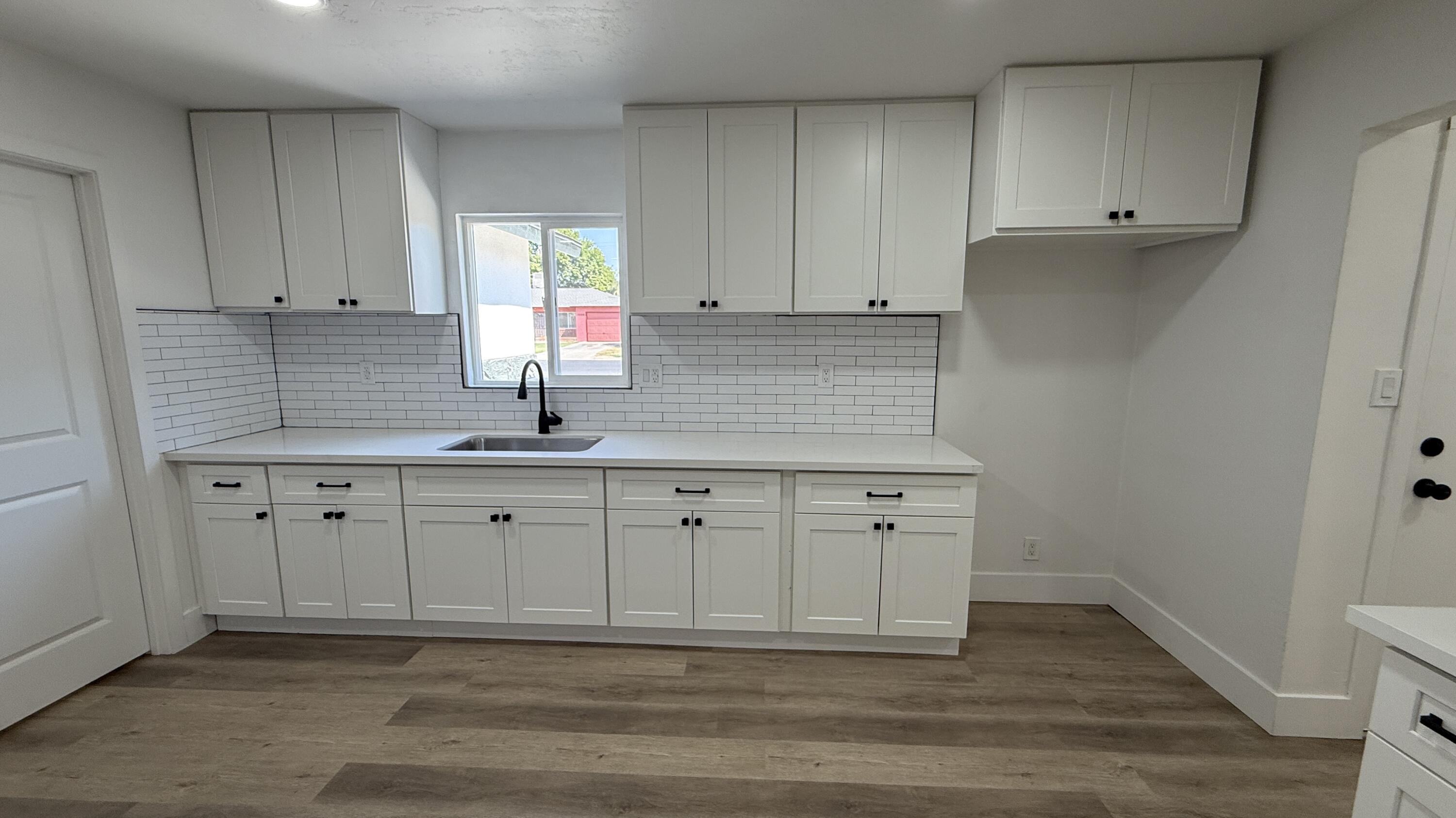 10811 Abby Ln, Hanford, CA 93230