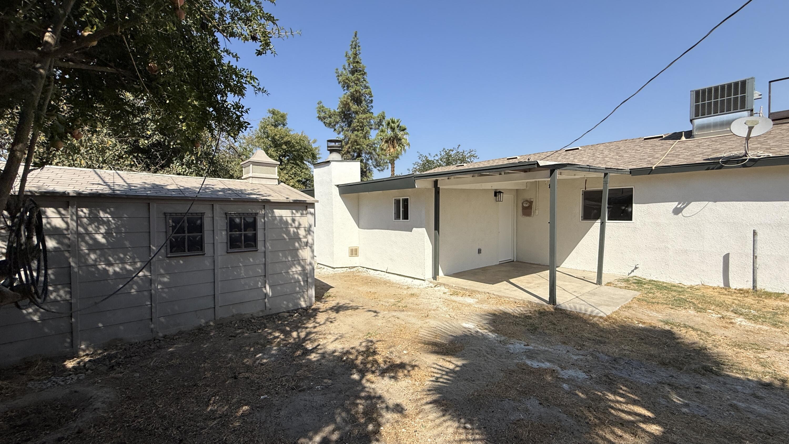 10811 Abby Ln, Hanford, CA 93230