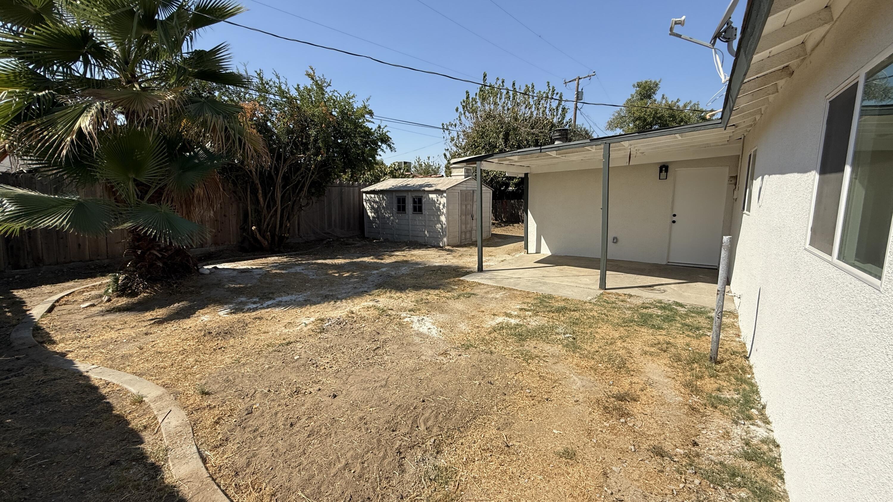 10811 Abby Ln, Hanford, CA 93230