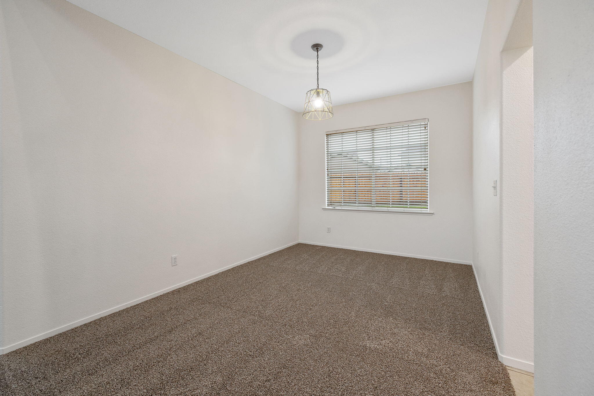 3232 N Zion Cir, Hanford, CA 93230