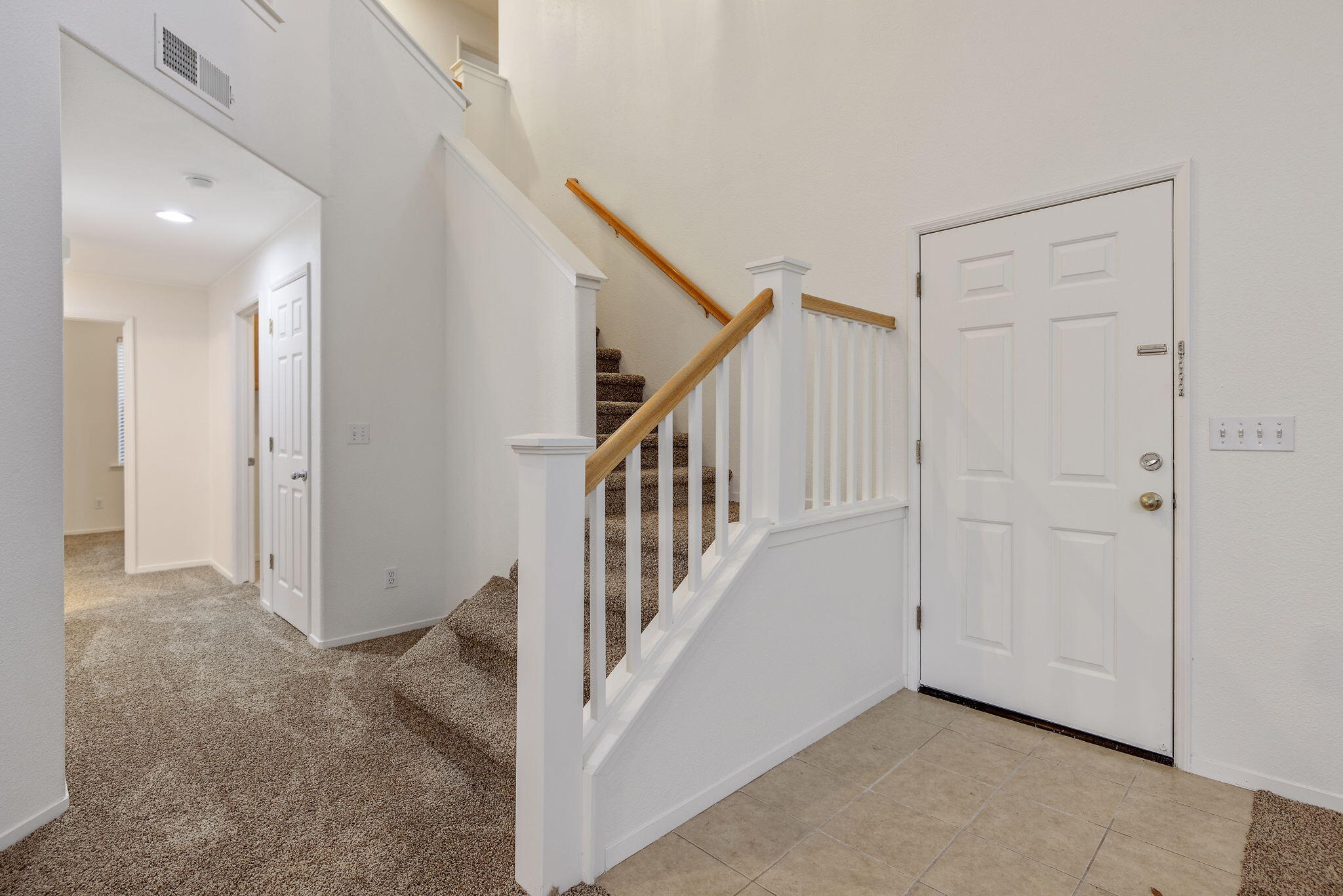 3232 N Zion Cir, Hanford, CA 93230