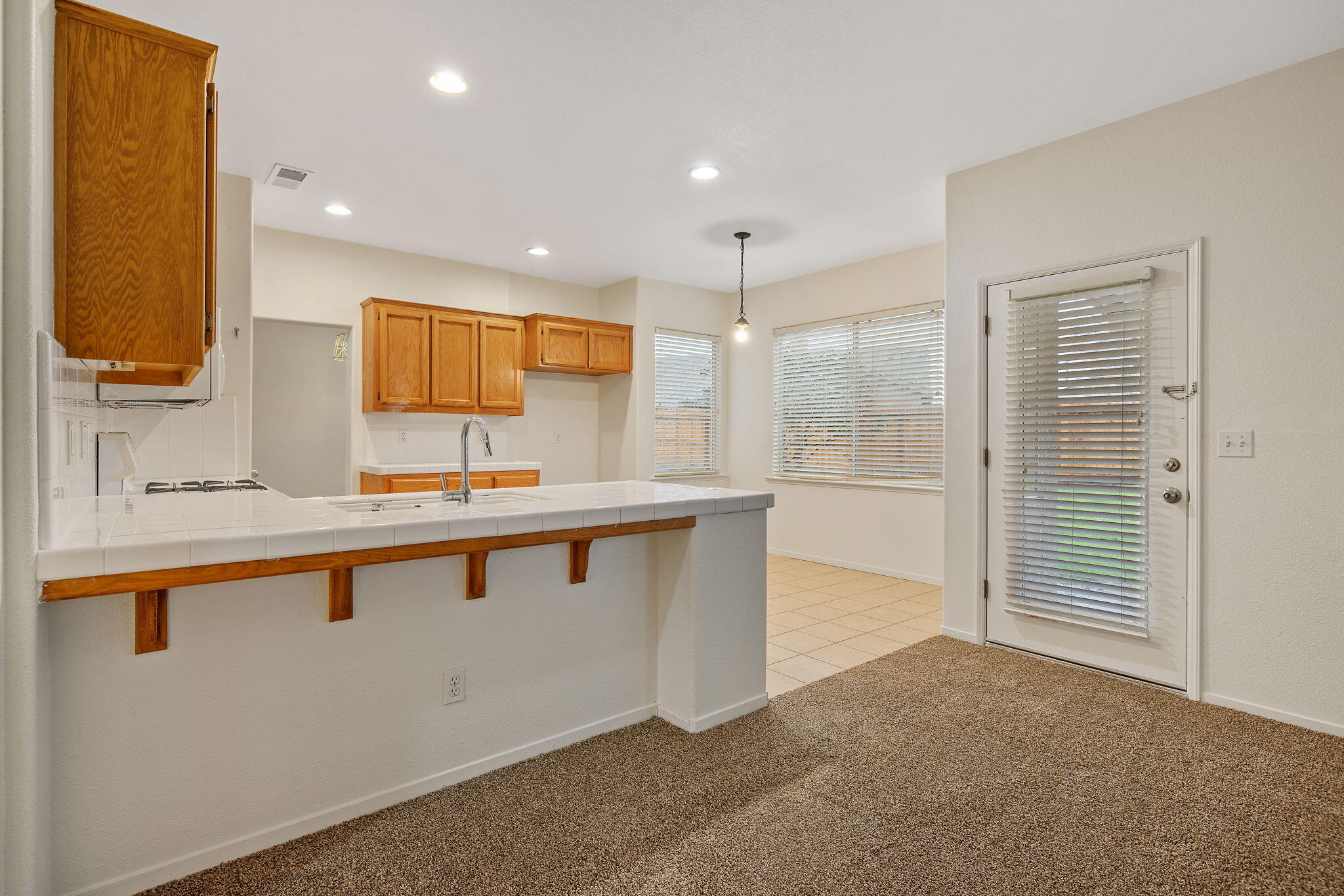 3232 N Zion Cir, Hanford, CA 93230