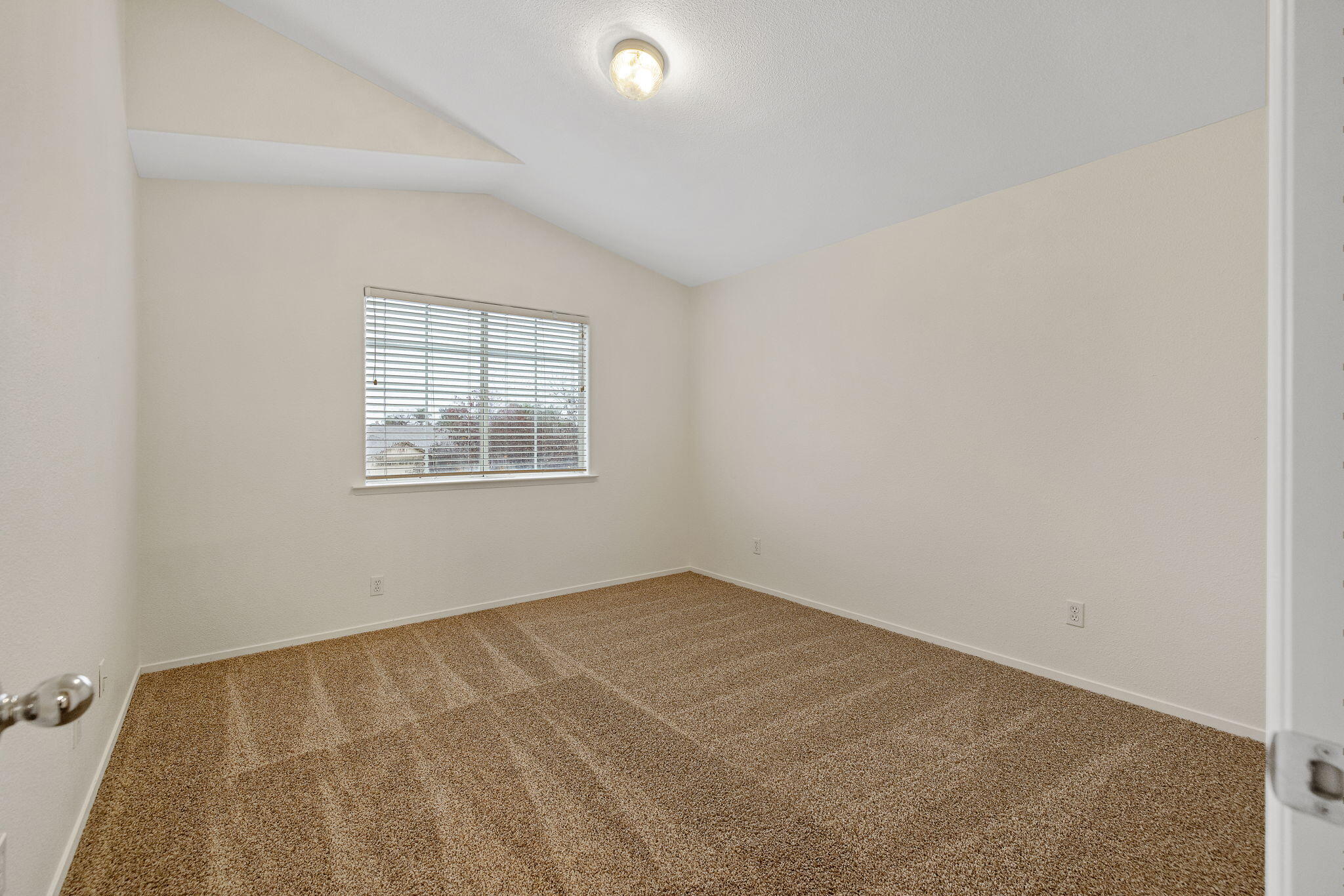 3232 N Zion Cir, Hanford, CA 93230