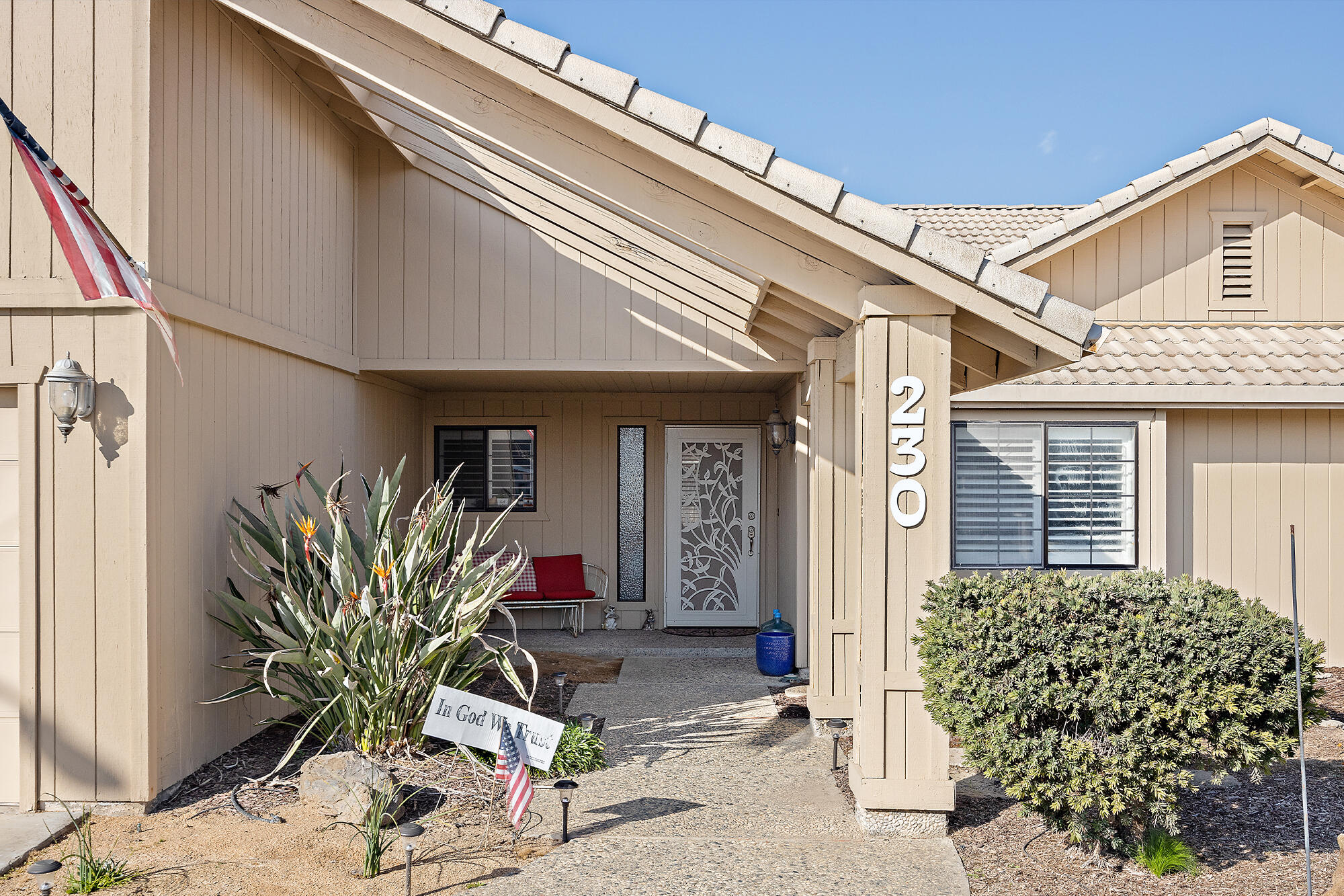 230 W Ash Ave, Hanford, CA 93230