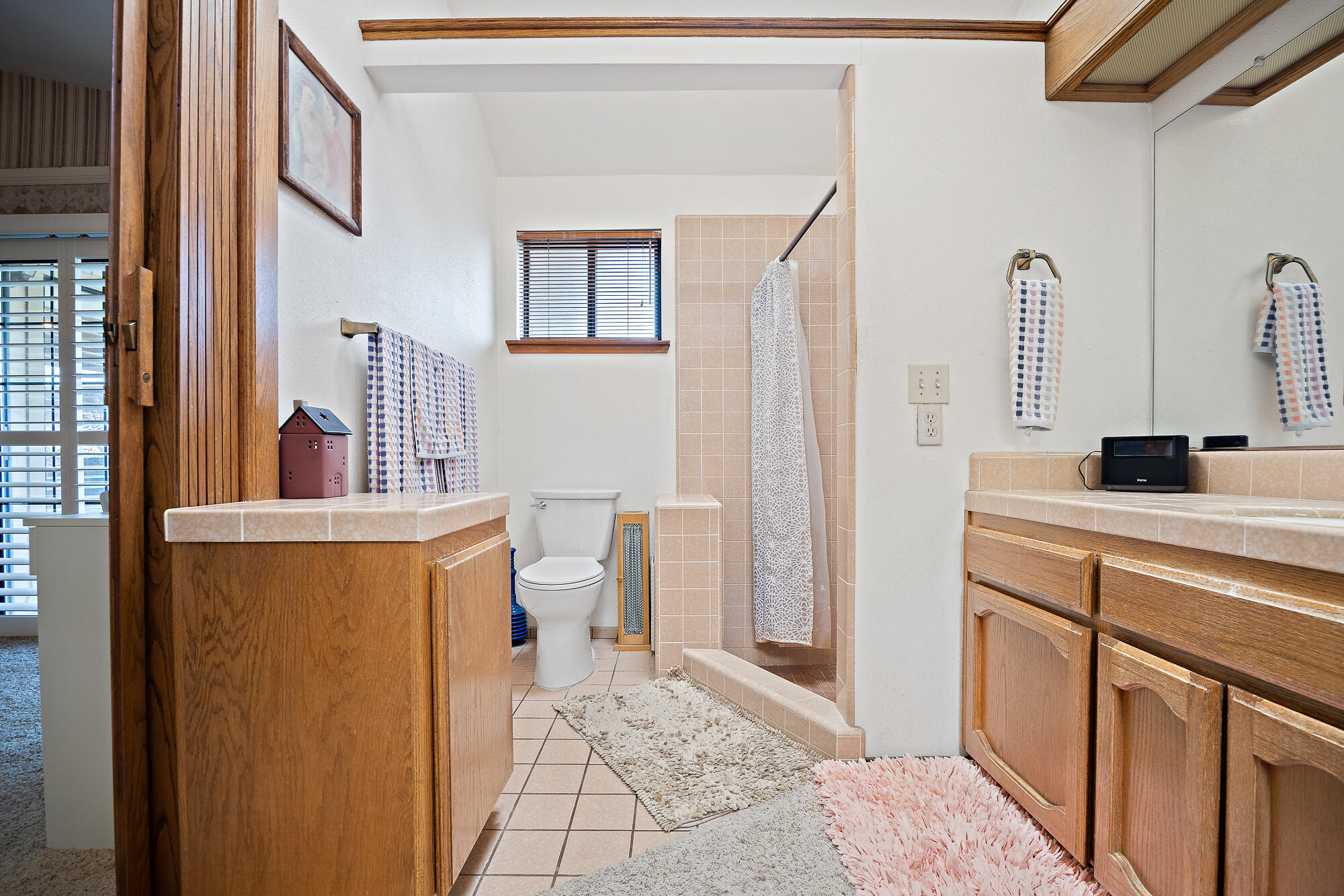 230 W Ash Ave, Hanford, CA 93230