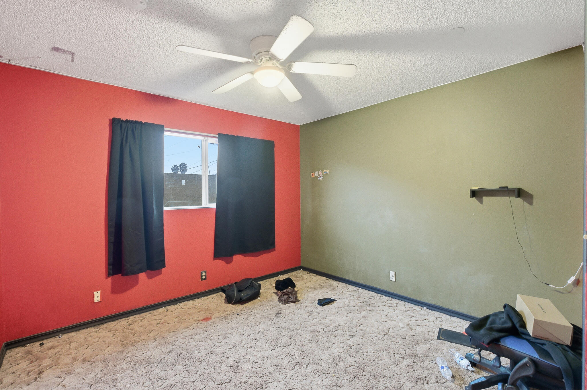 2204 Fairmont Dr, Hanford, CA 93230