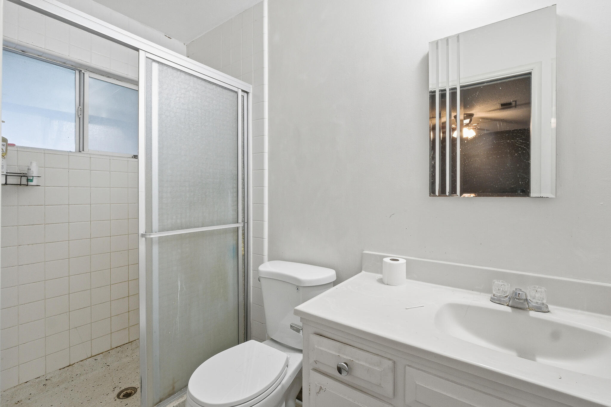 2204 Fairmont Dr, Hanford, CA 93230