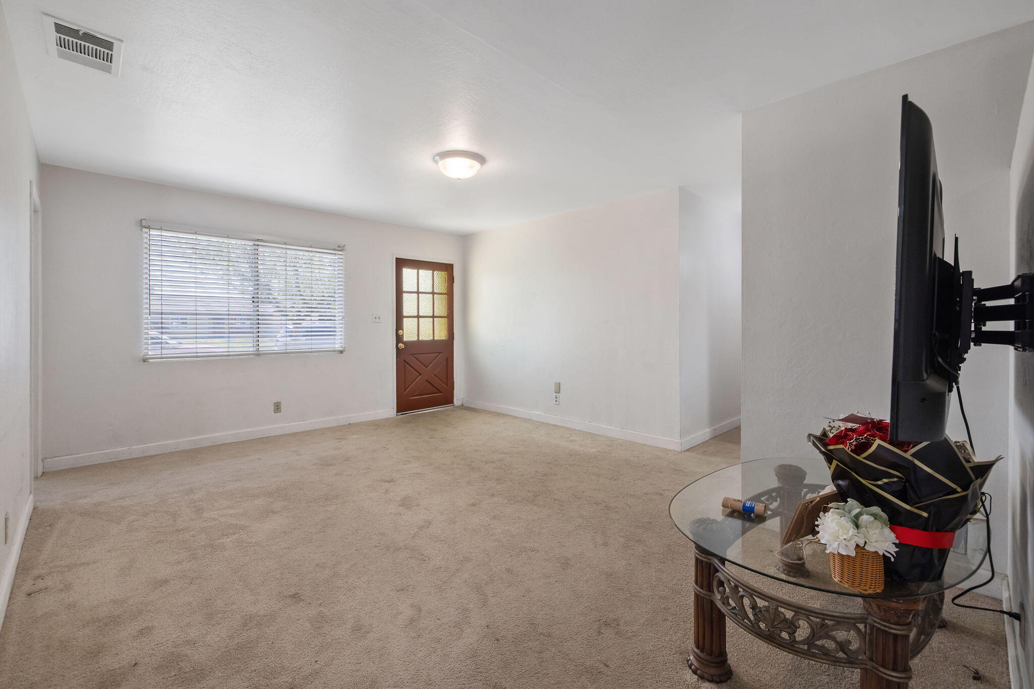 10840 Beverly Dr, Hanford, CA 93230