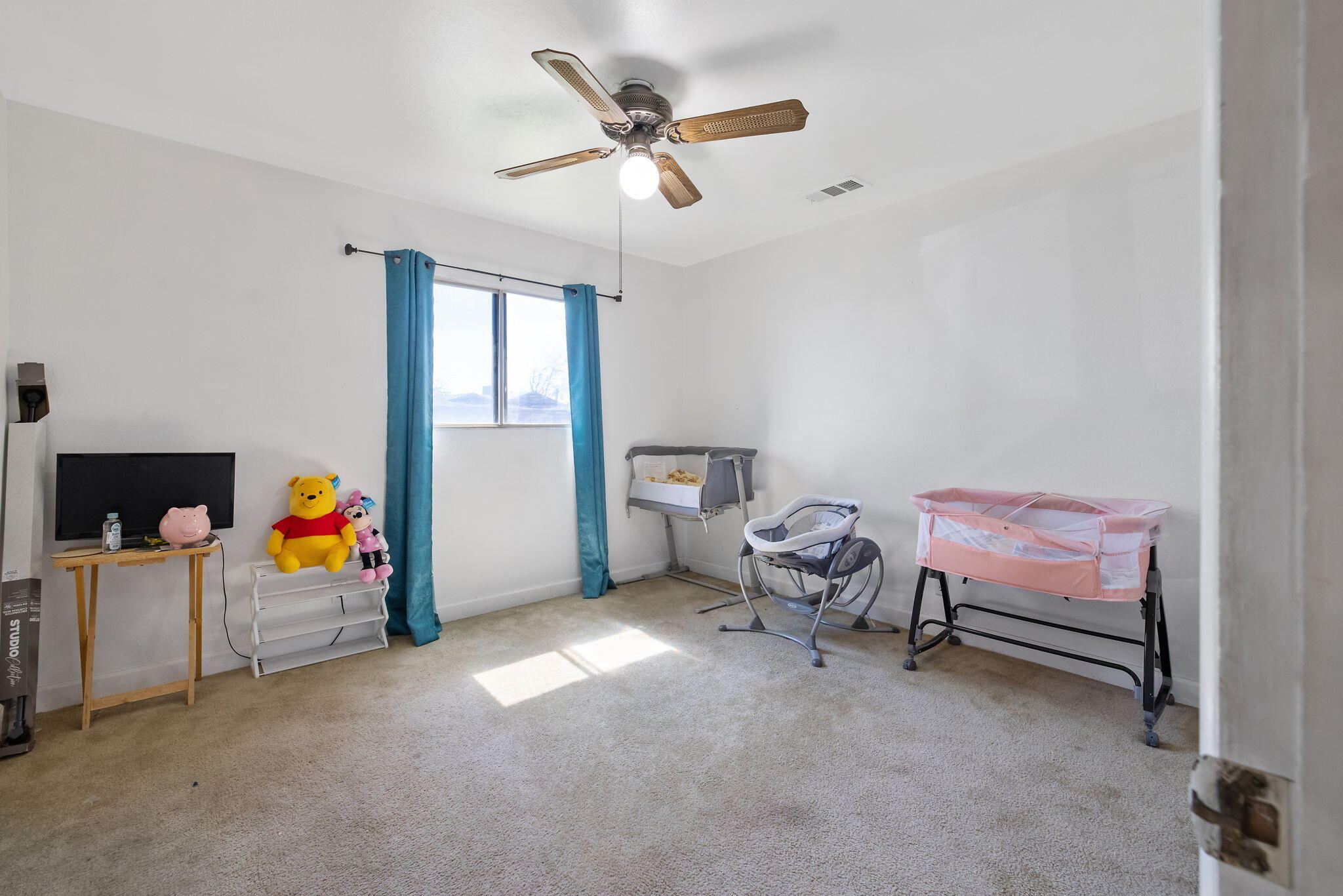 10840 Beverly Dr, Hanford, CA 93230