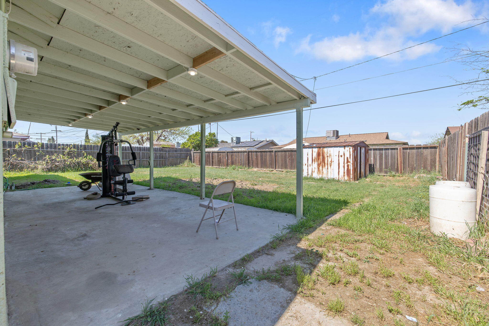 10840 Beverly Dr, Hanford, CA 93230