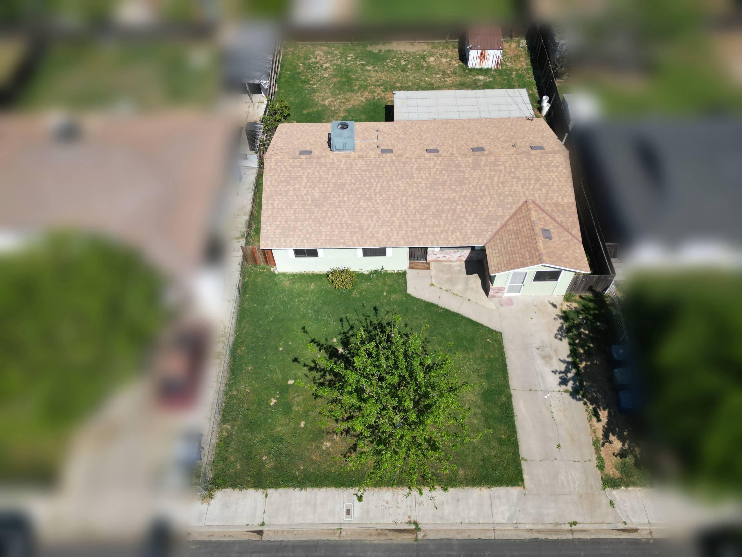 10840 Beverly Dr, Hanford, CA 93230