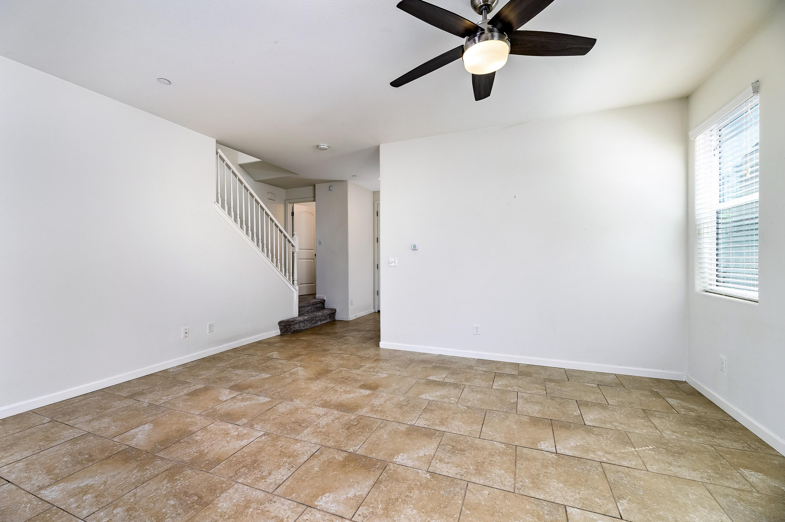 2444 Chardonnay Pl, Hanford, CA 93230