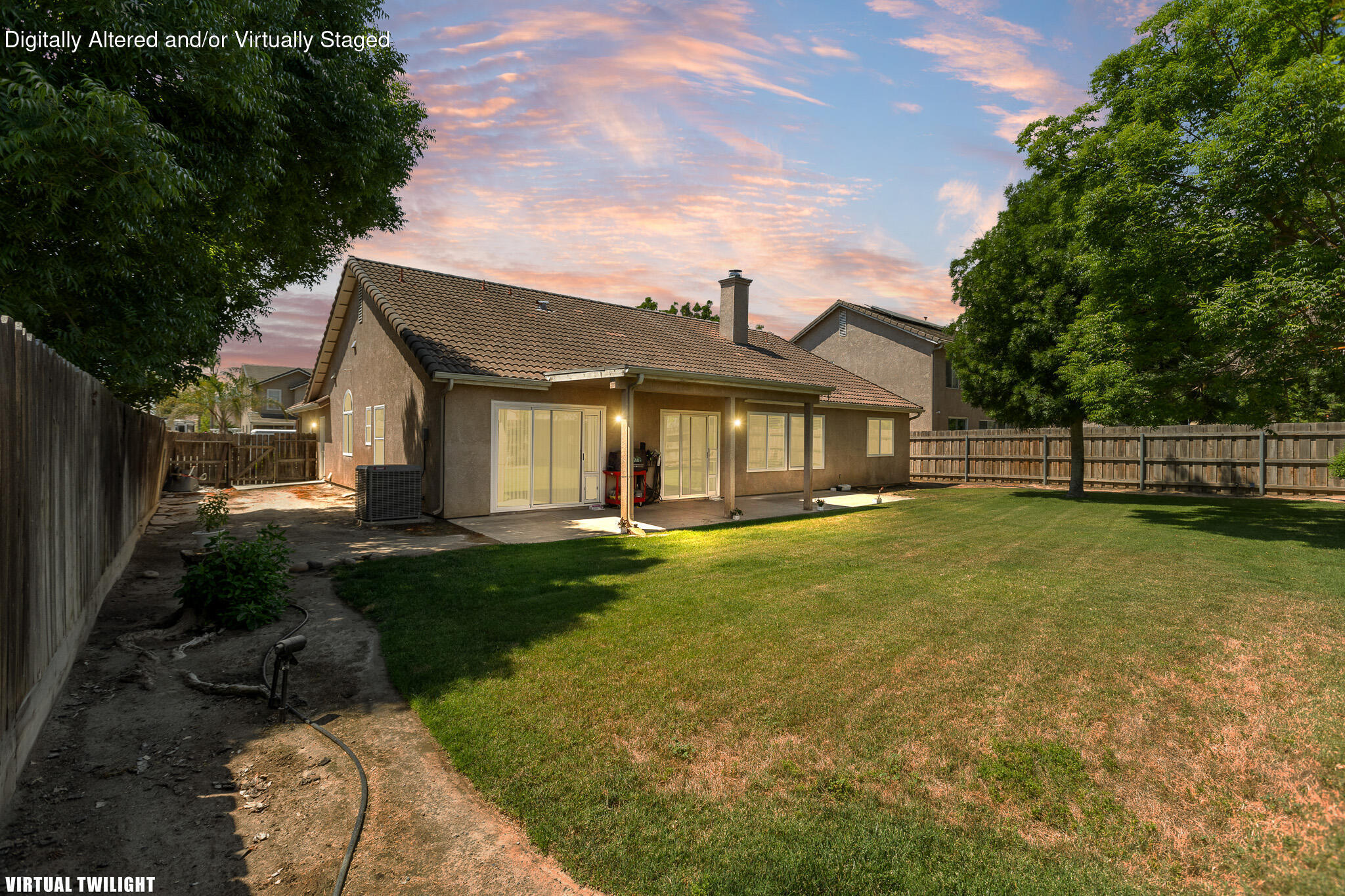916 W Windsor Dr, Hanford, CA 93230